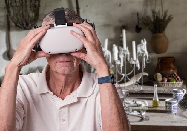 The dementia glasses designed to help people with Alzheimer's remember names and stay safe